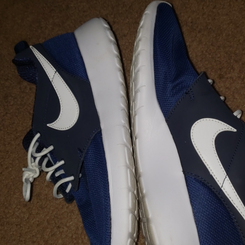 Nike Roches - Picture 3 of 3